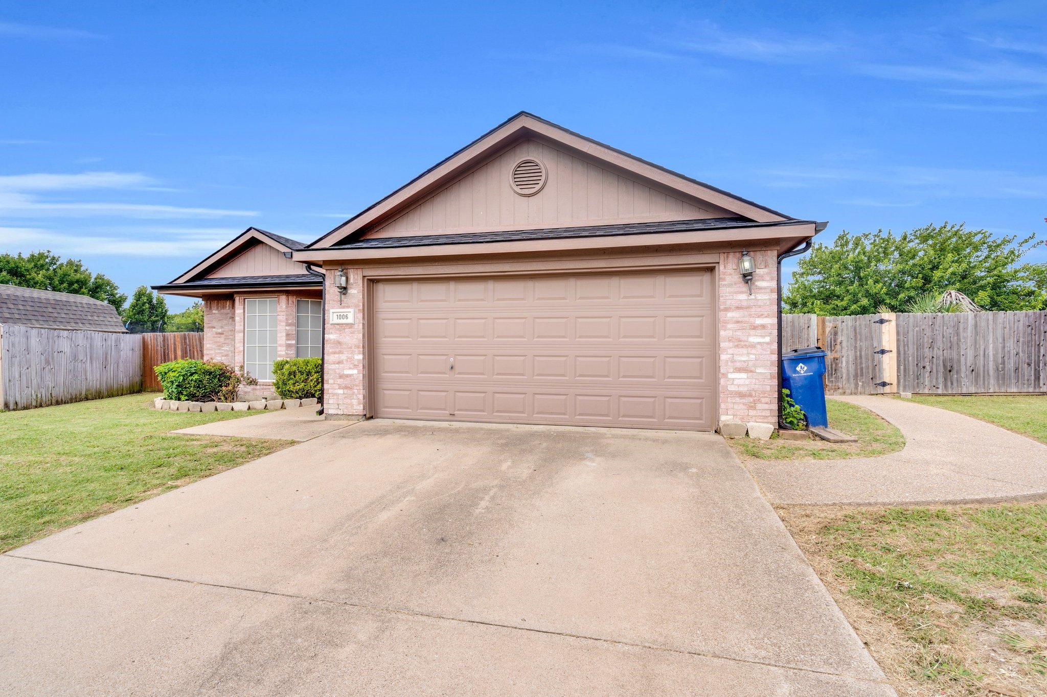 1006 Darren Drive Burleson TX 76028