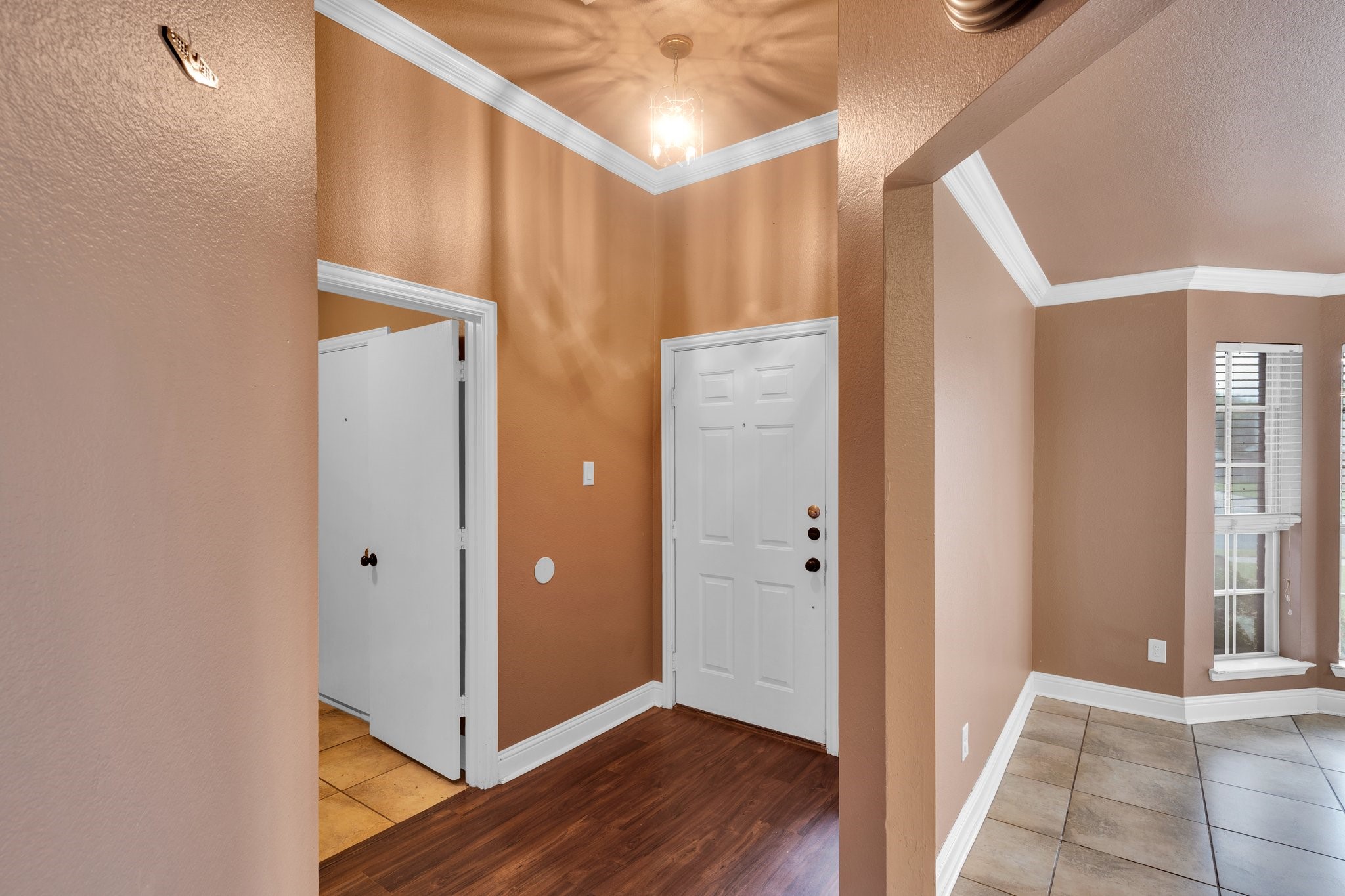 1006 Darren Drive Burleson TX 76028