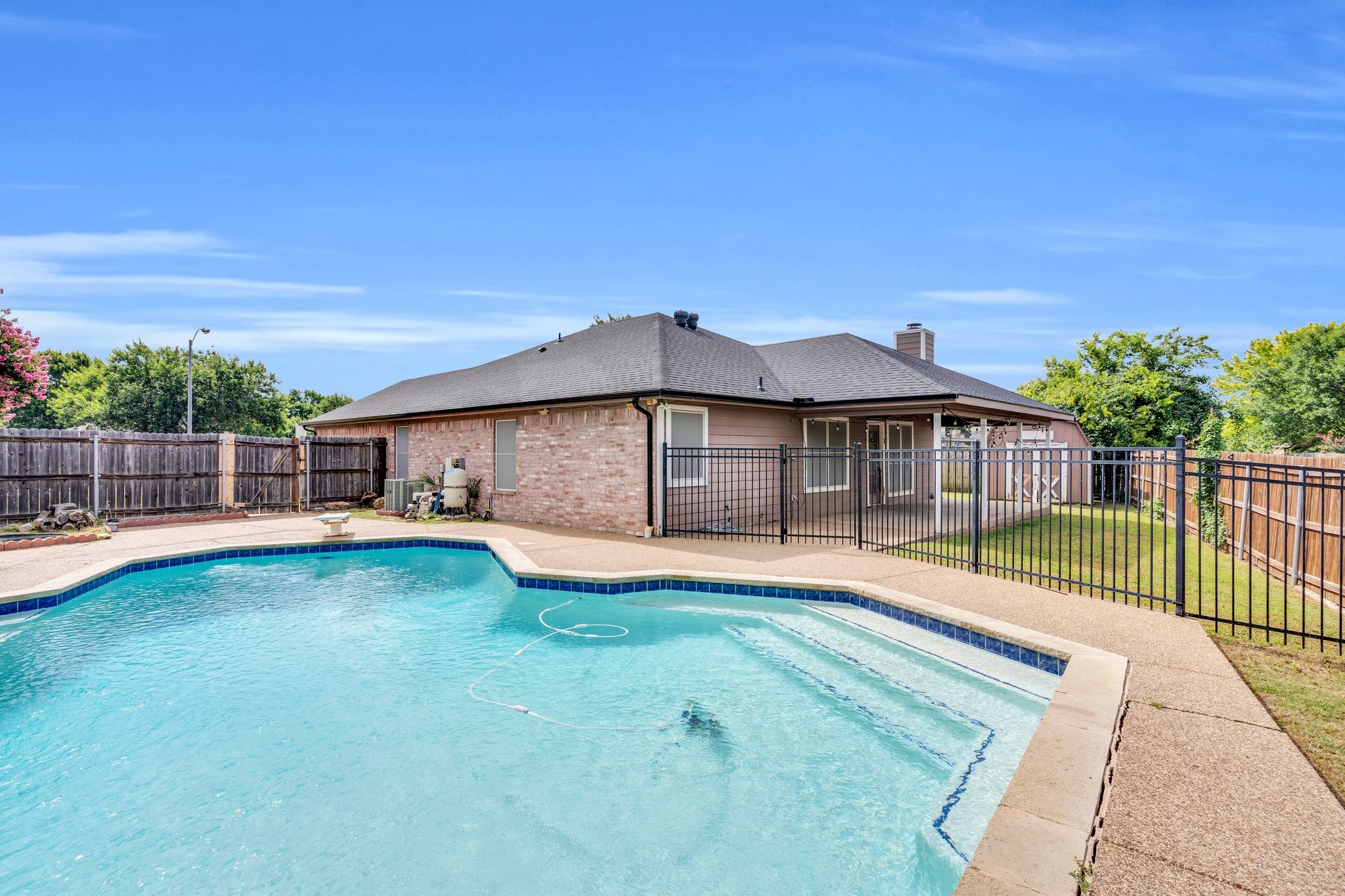 1006 Darren Drive Burleson TX 76028