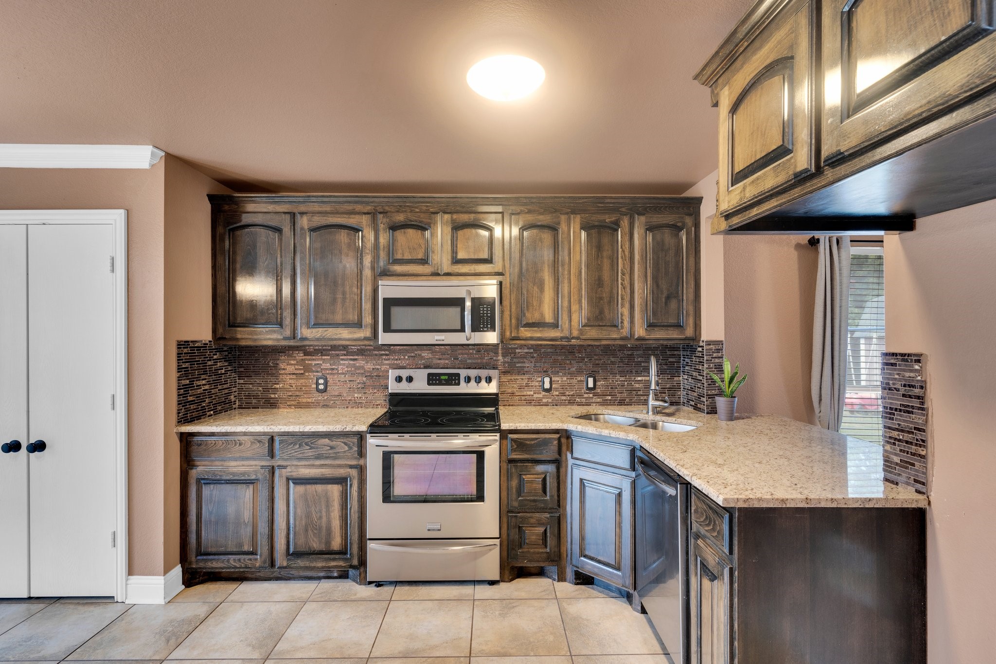 1006 Darren Drive Burleson TX 76028
