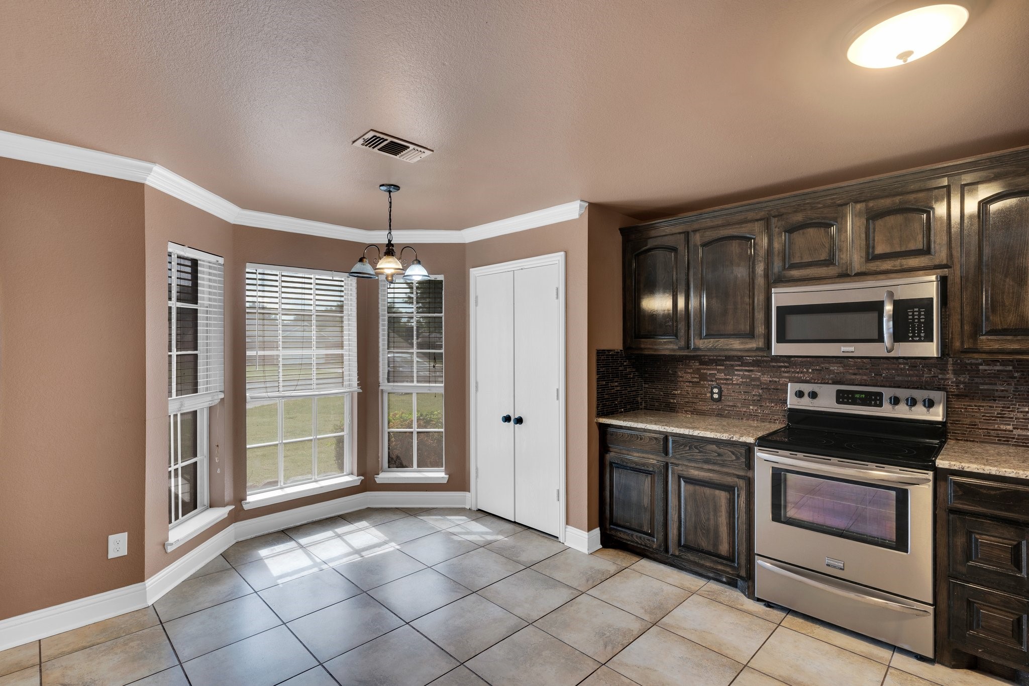 1006 Darren Drive Burleson TX 76028
