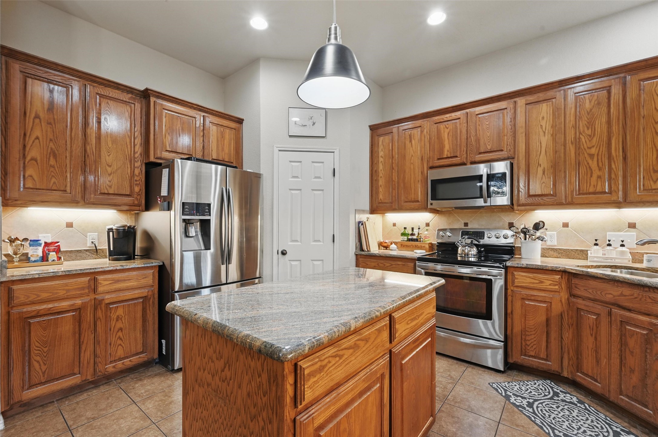 931 White Marlin Drive Burleson TX 76028