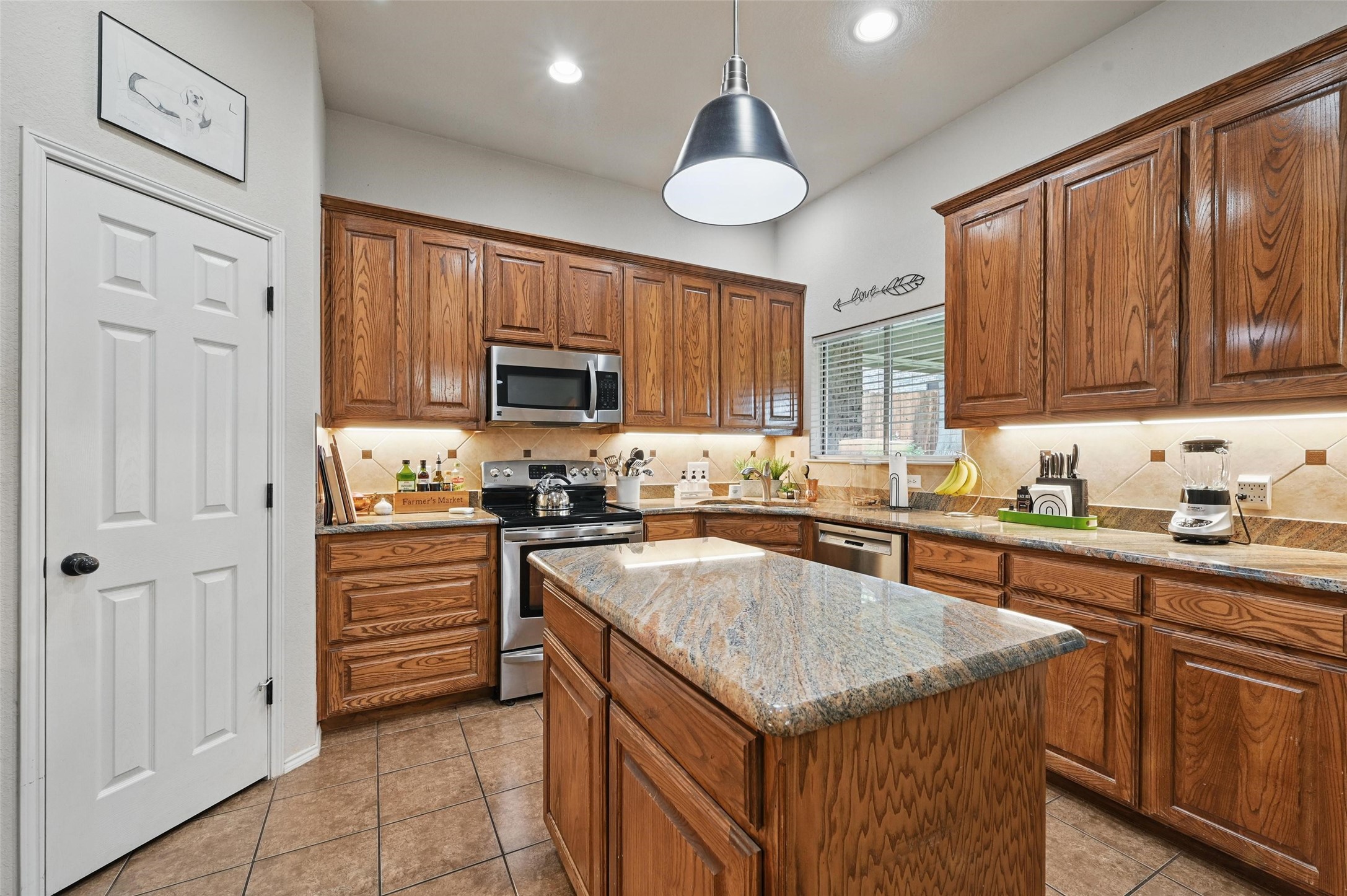931 White Marlin Drive Burleson TX 76028