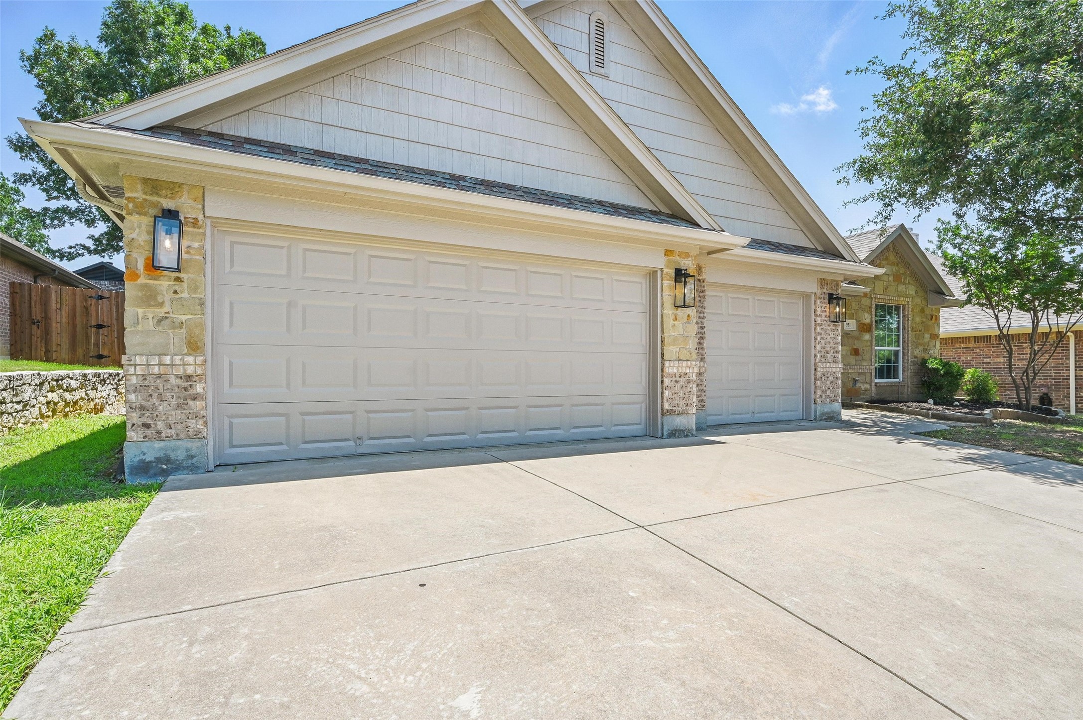 931 White Marlin Drive Burleson TX 76028