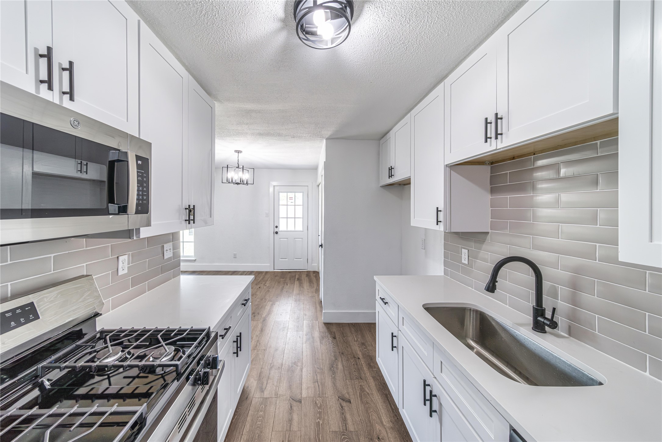 1704 Novel Circle Garland TX 75040