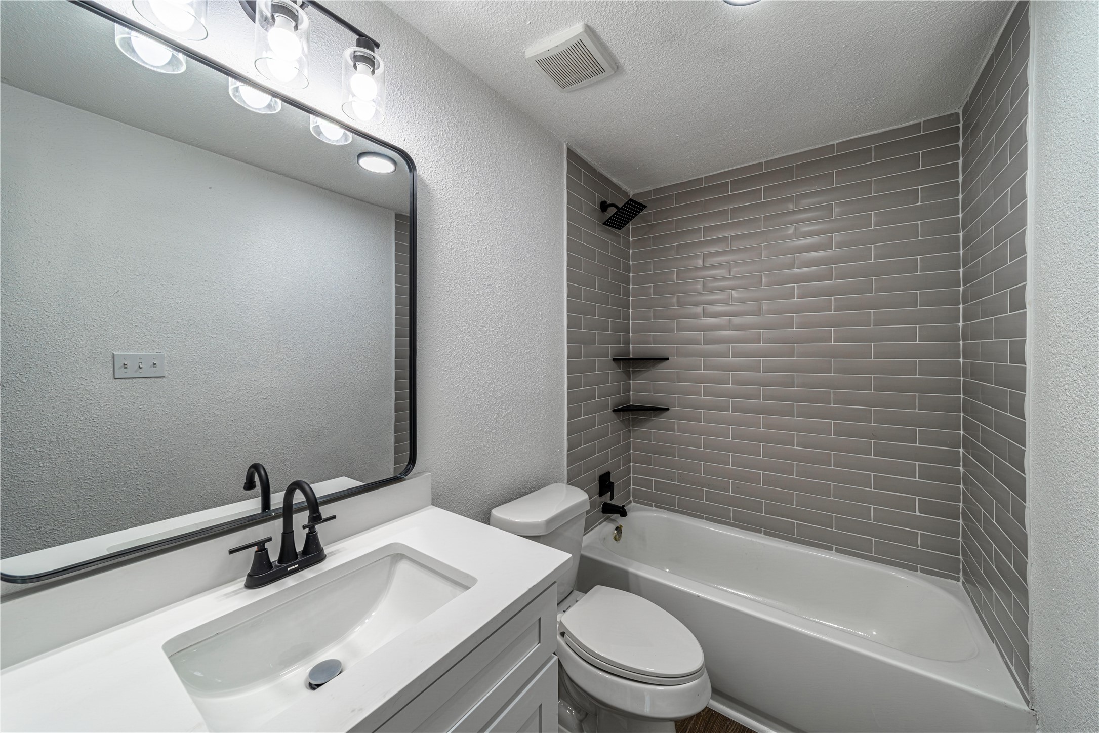 1704 Novel Circle Garland TX 75040