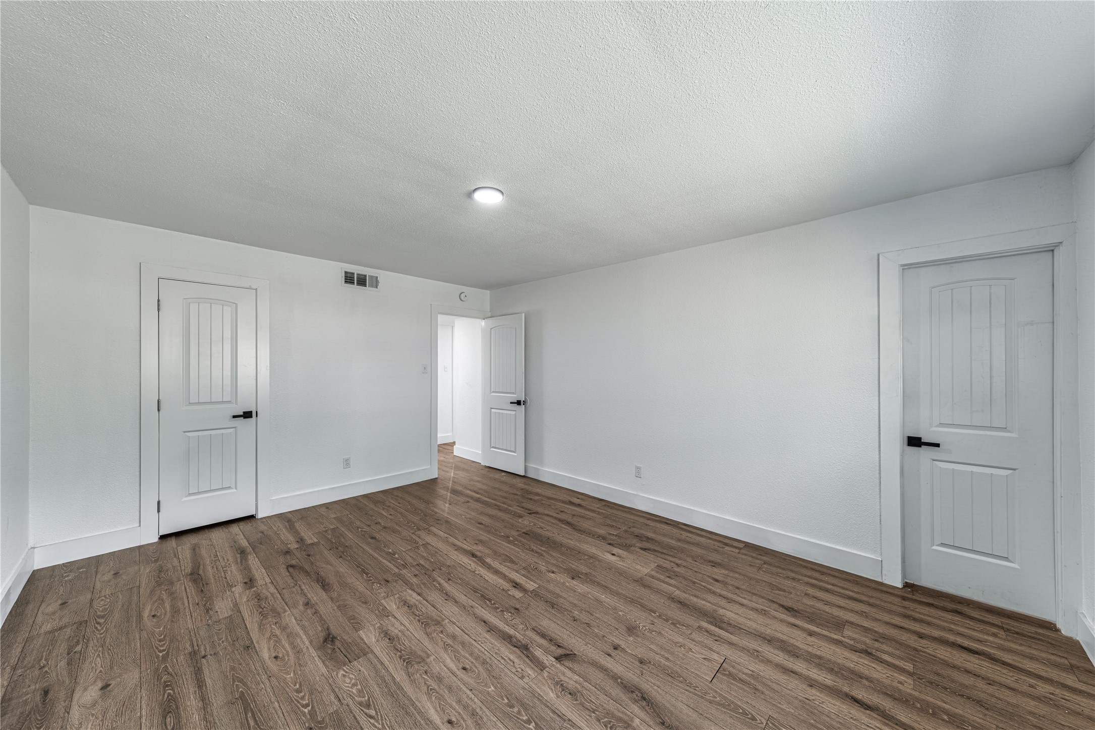 1704 Novel Circle Garland TX 75040