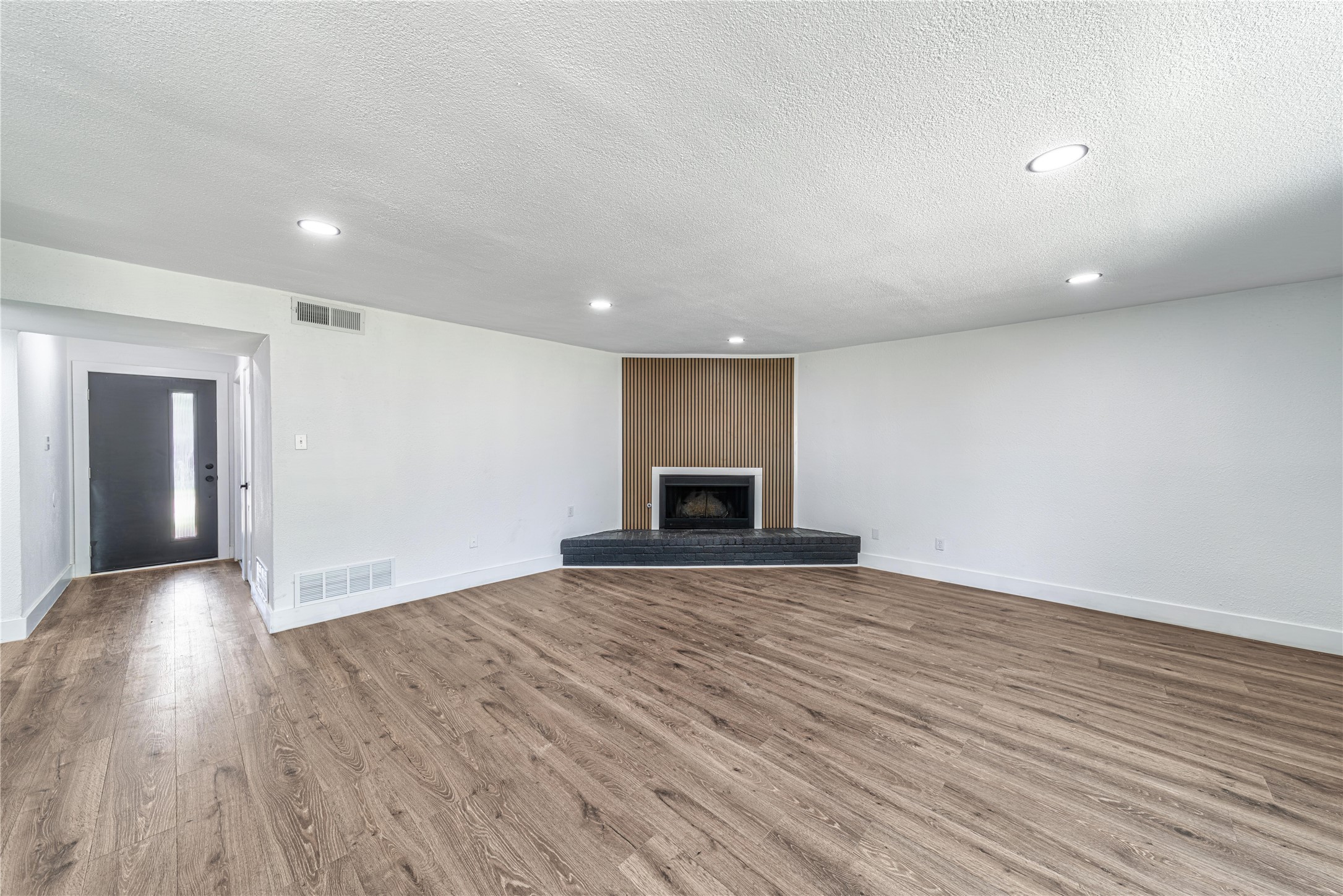 1704 Novel Circle Garland TX 75040