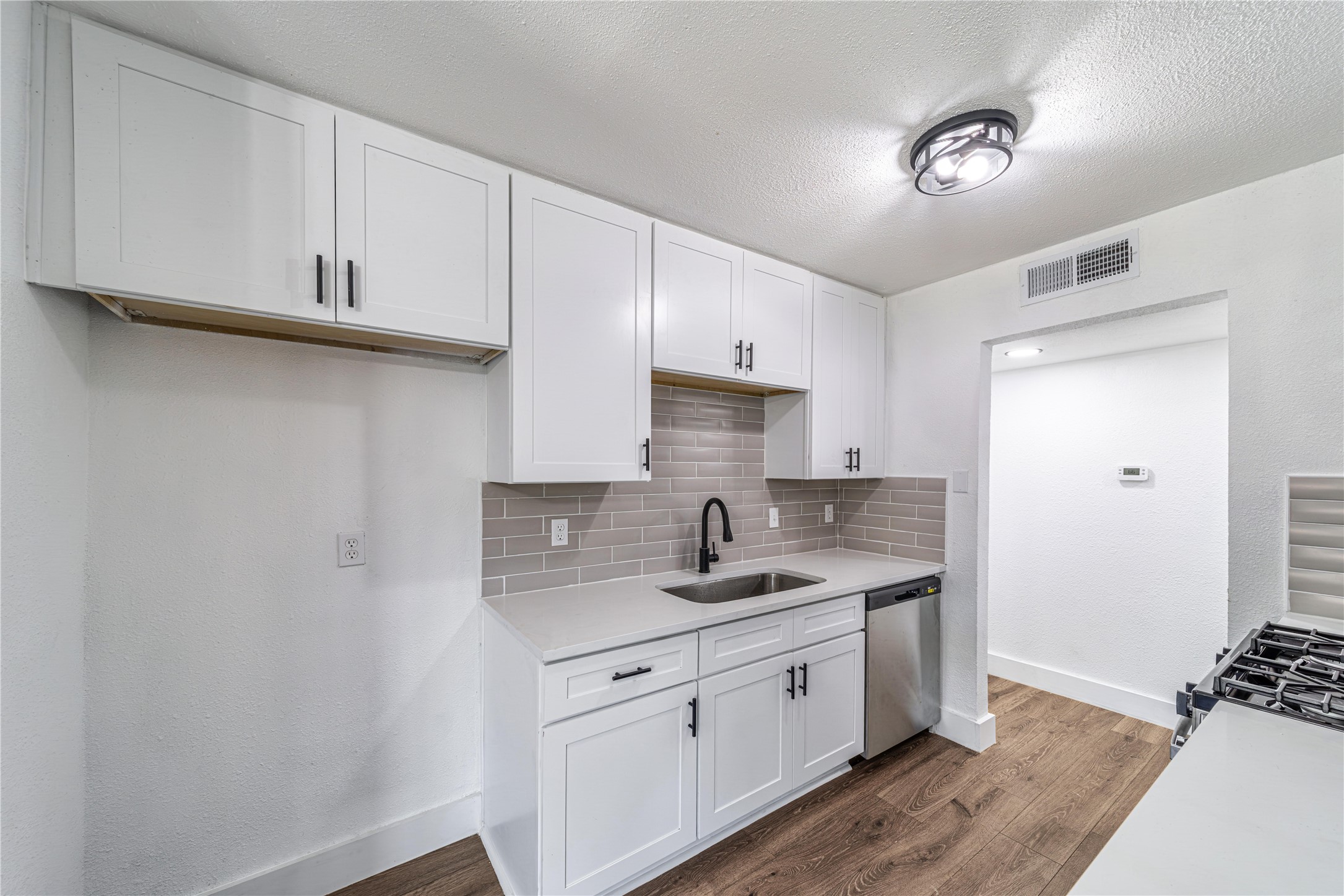 1704 Novel Circle Garland TX 75040