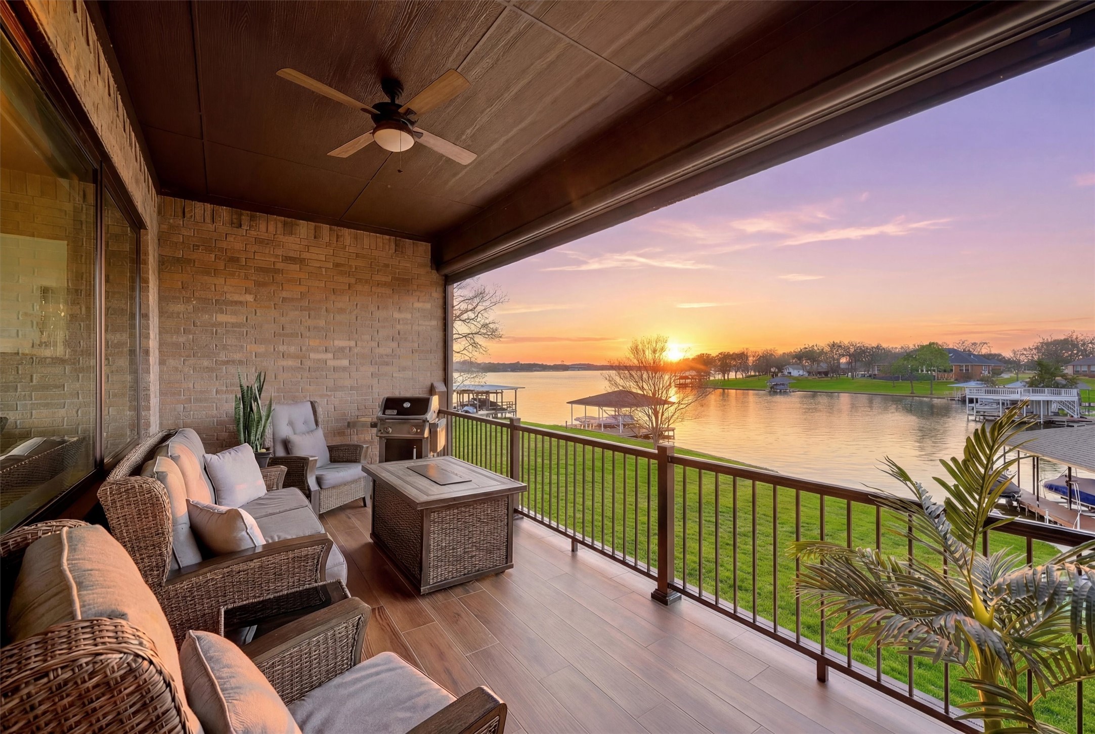 101 Manito Cove Lake Kiowa TX 76240