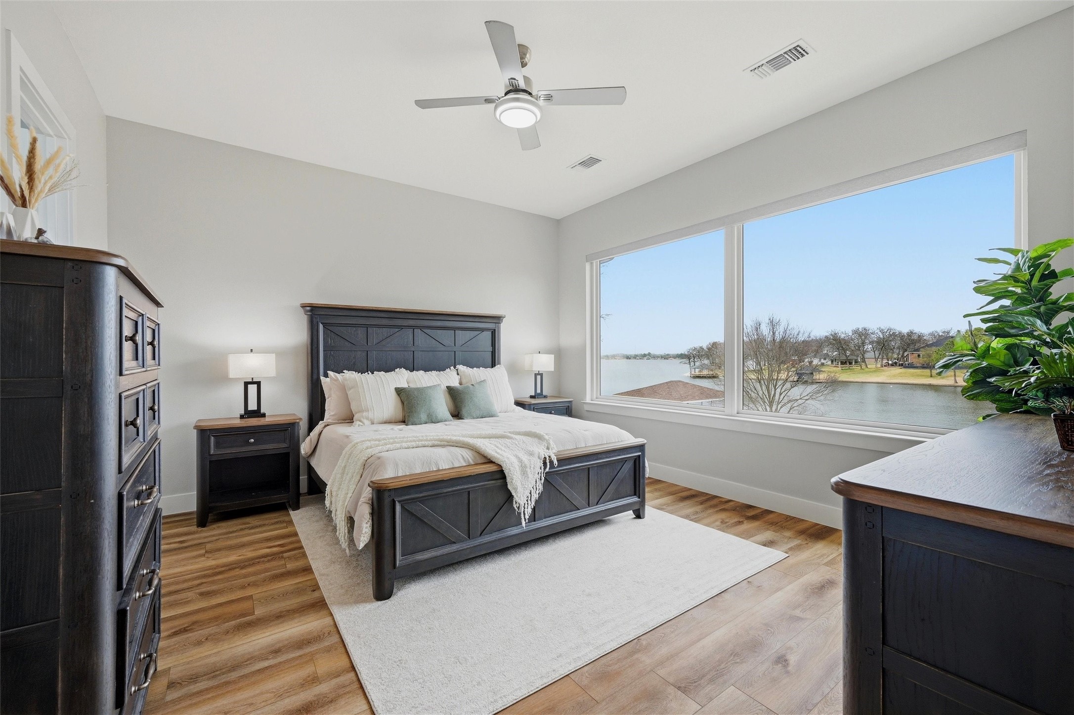 101 Manito Cove Lake Kiowa TX 76240