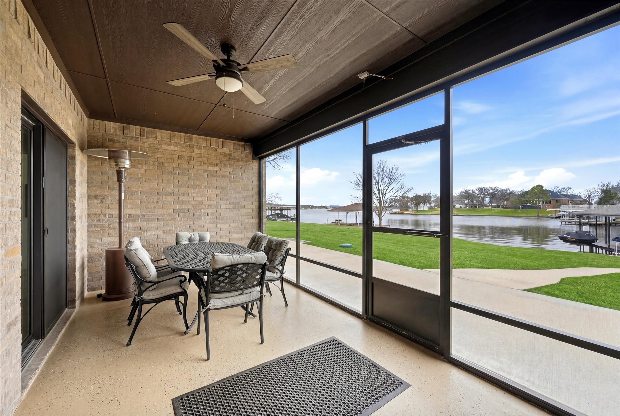 101 Manito Cove Lake Kiowa TX 76240