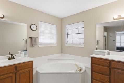 1936 Spinnaker Lane Azle TX 76020