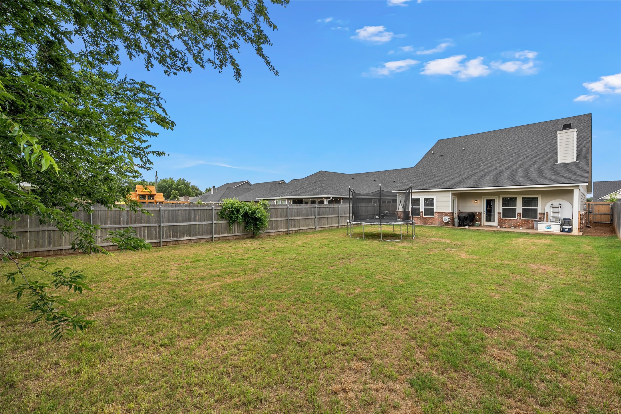 418 Travis Drive Mcgregor TX 76657