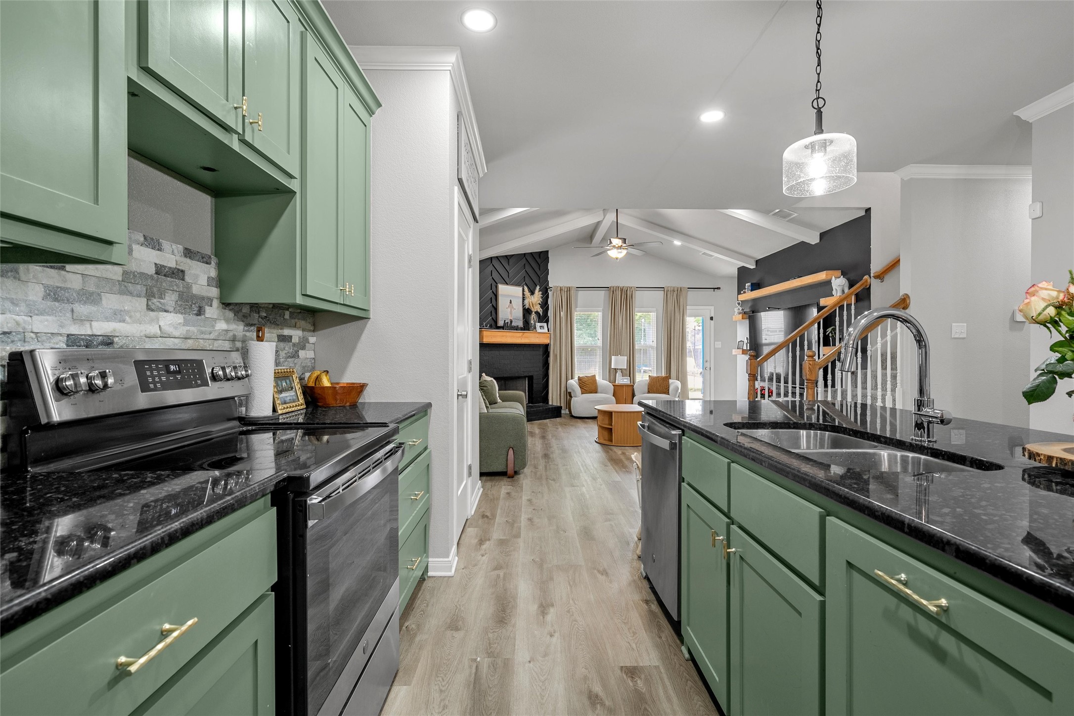 418 Travis Drive Mcgregor TX 76657