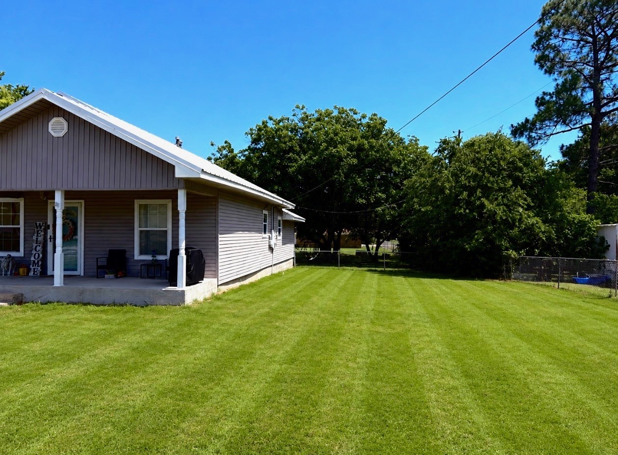 180 Trail Drive Bowie TX 76230