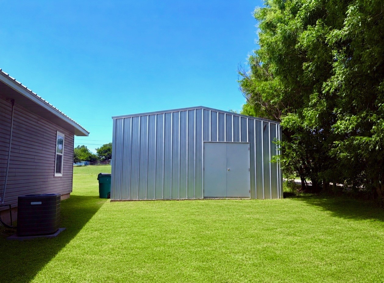 180 Trail Drive Bowie TX 76230