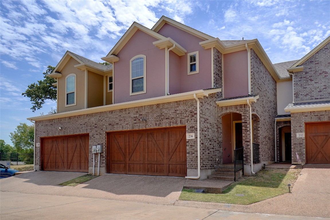 236 Corinna Court Hurst TX 76053