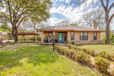 615 Granbury Street Cleburne TX 76033