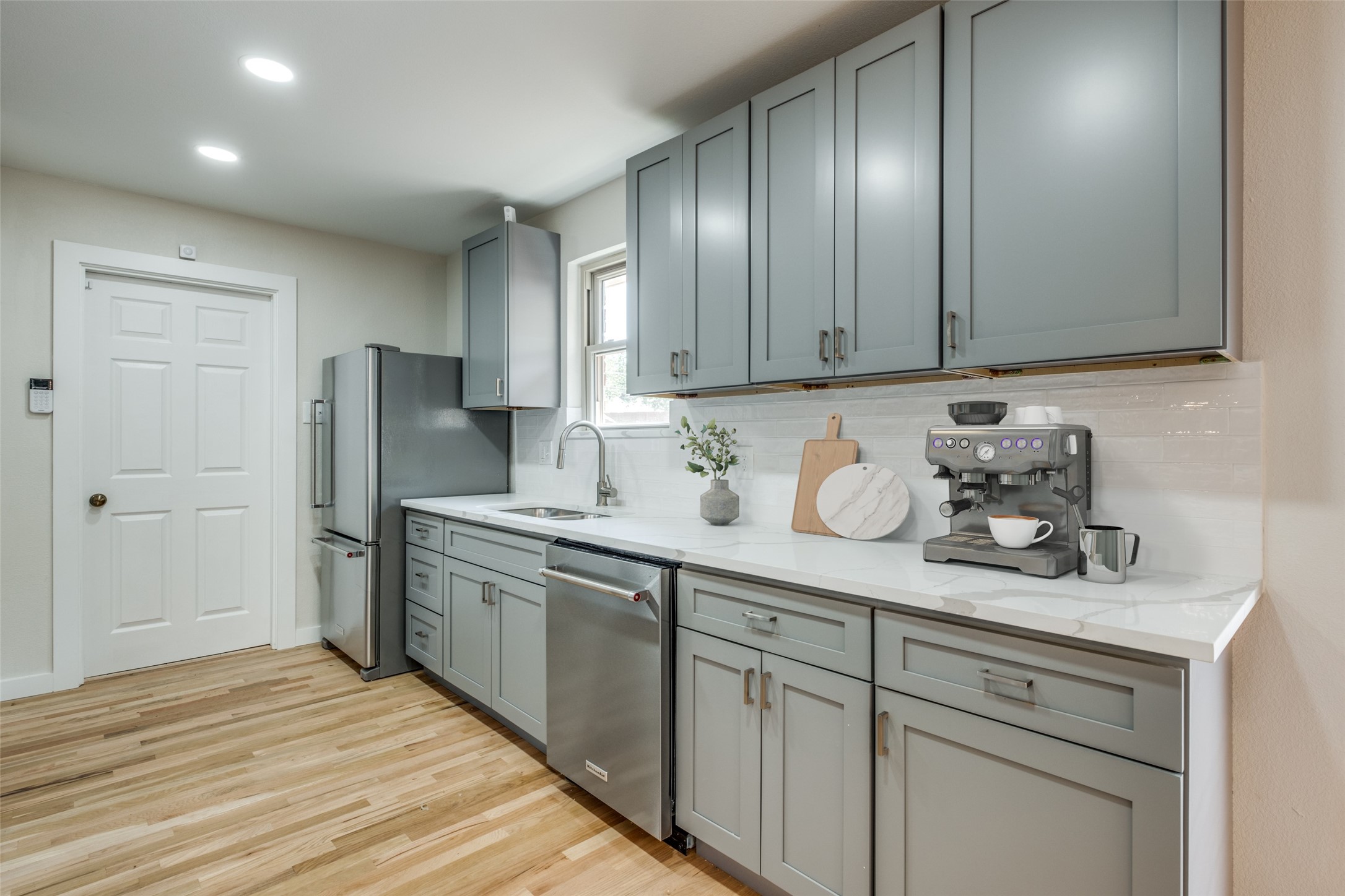 8494 Swift Avenue Dallas TX 75228