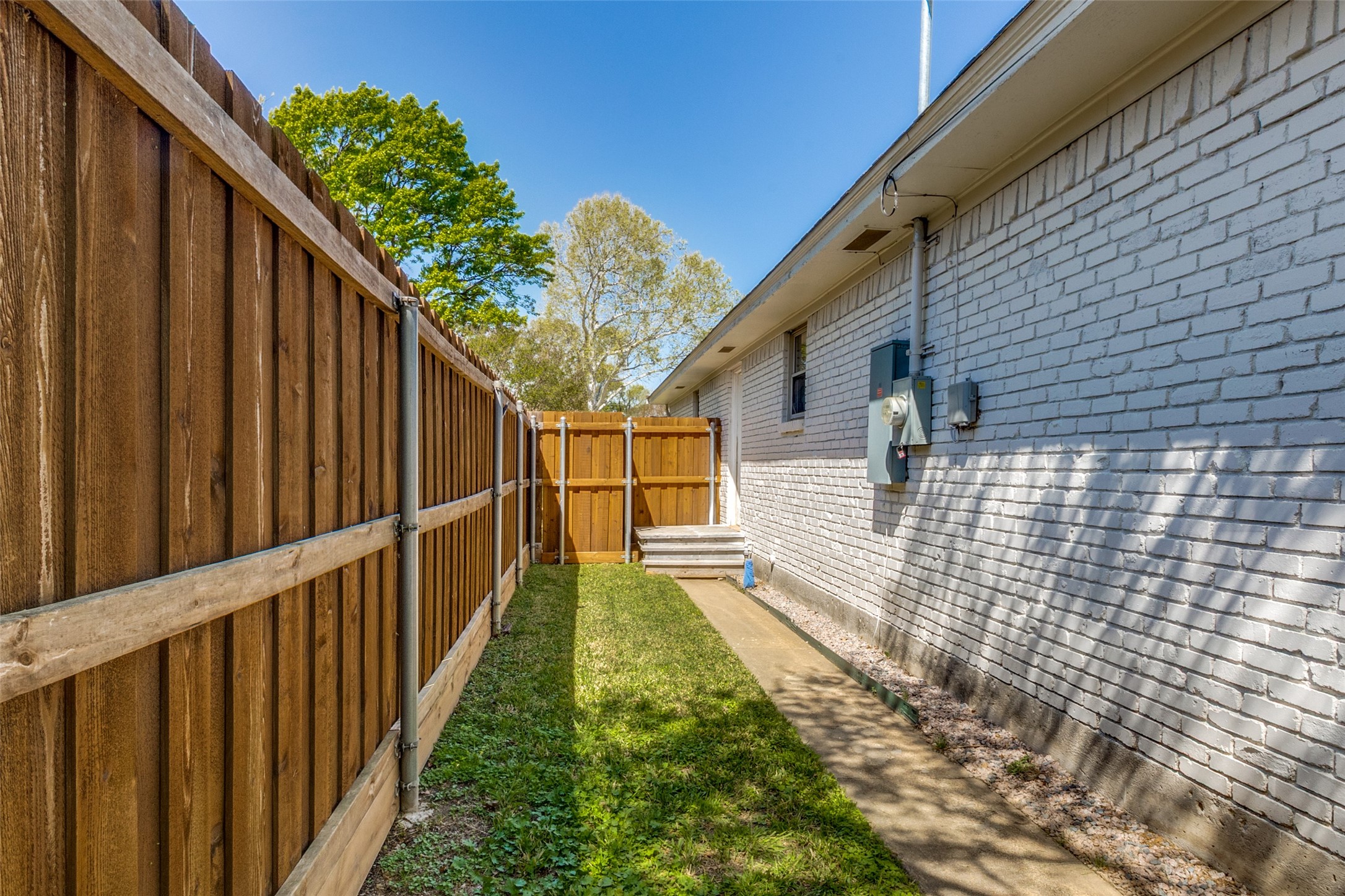 8494 Swift Avenue Dallas TX 75228
