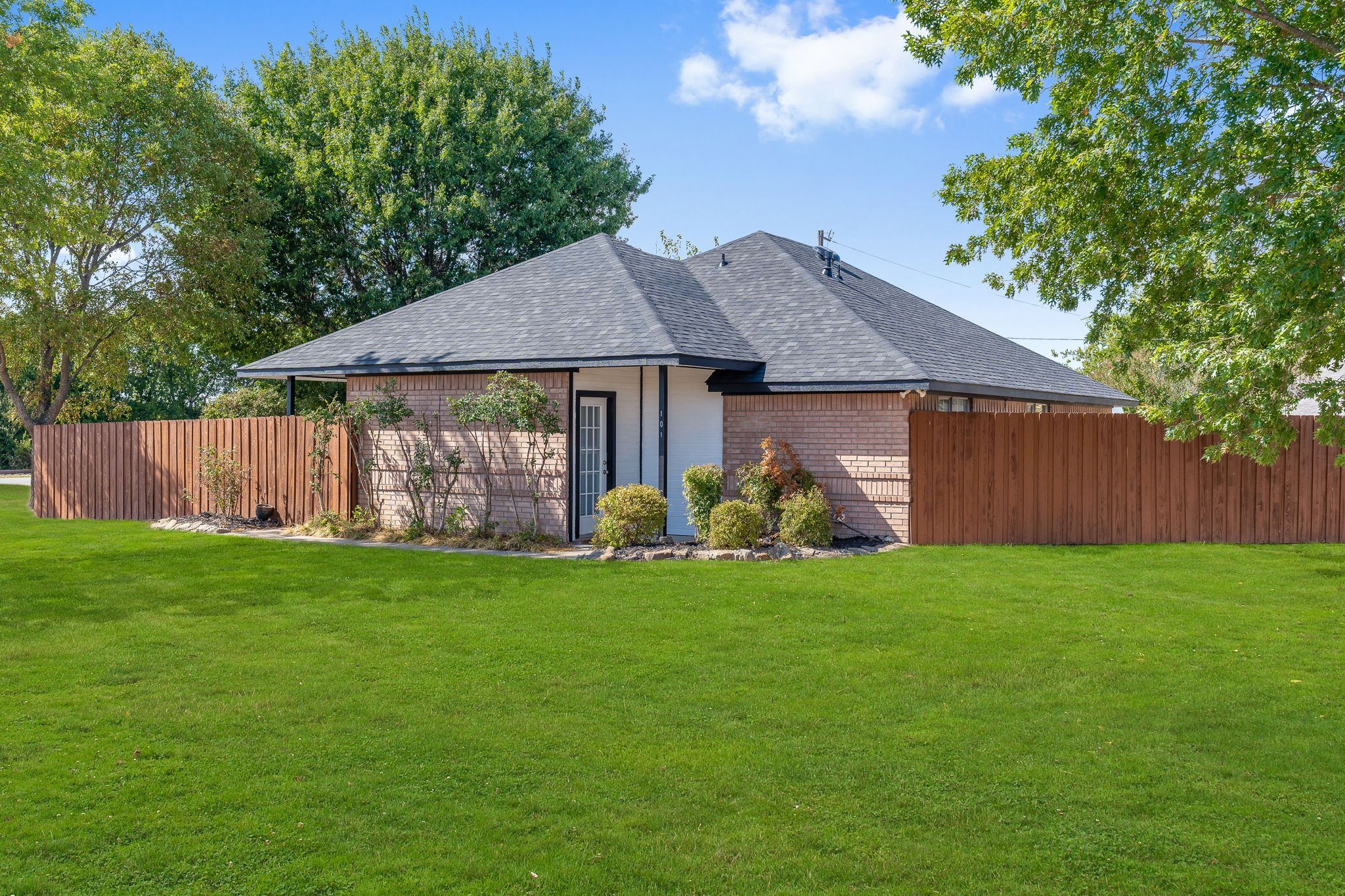 101 Solon Road Waxahachie TX 75165