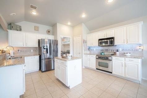 913 Azalea Court Burleson TX 76028