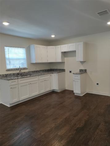 711 S Medora Street Terrell TX 75160