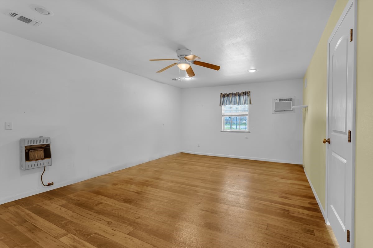 265 S Fm 271 Bonham TX 75418