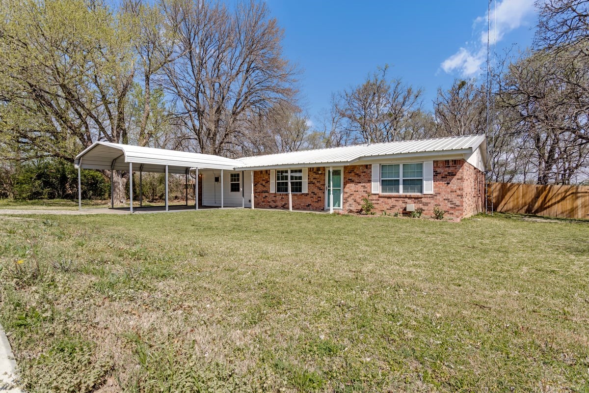 265 S Fm 271 Bonham TX 75418
