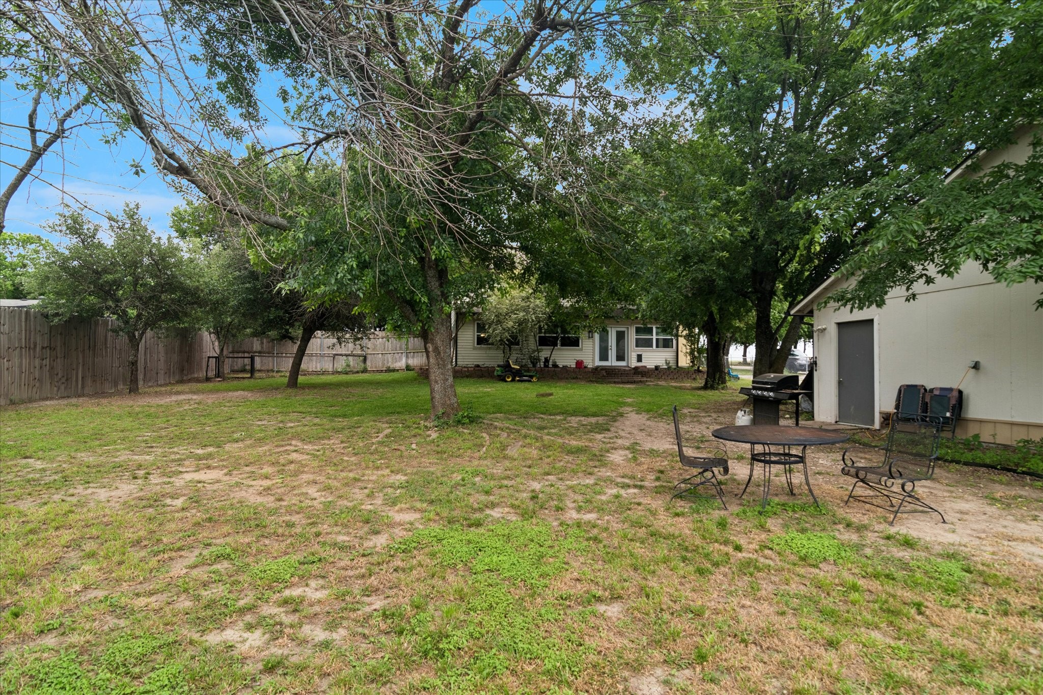 8912 S Hickory Road Krum TX 76249