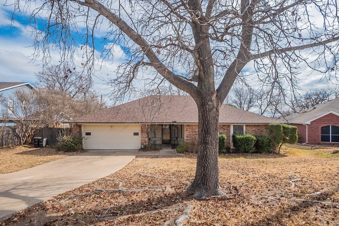 2309 Jenson Circle Fort Worth TX 76112