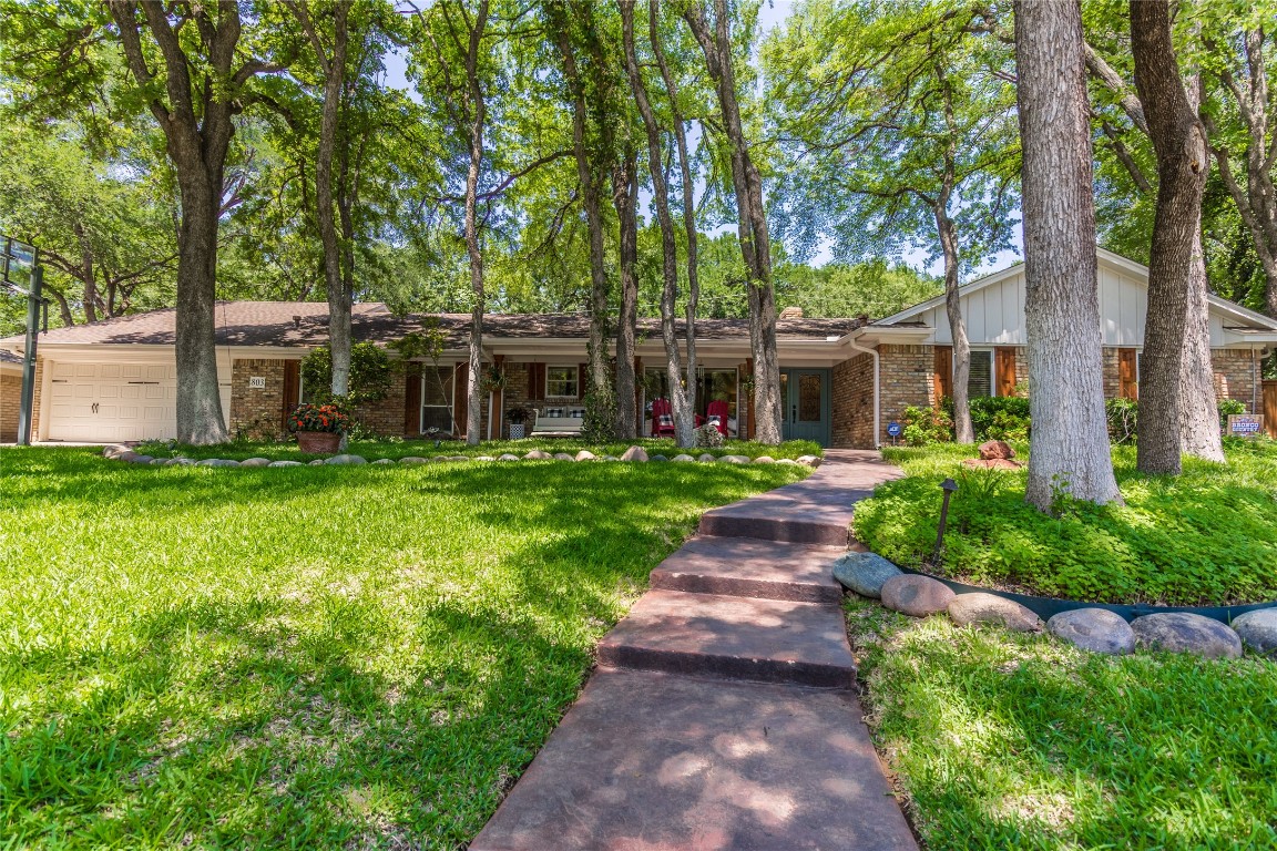 803 Delia Court Arlington TX 76012