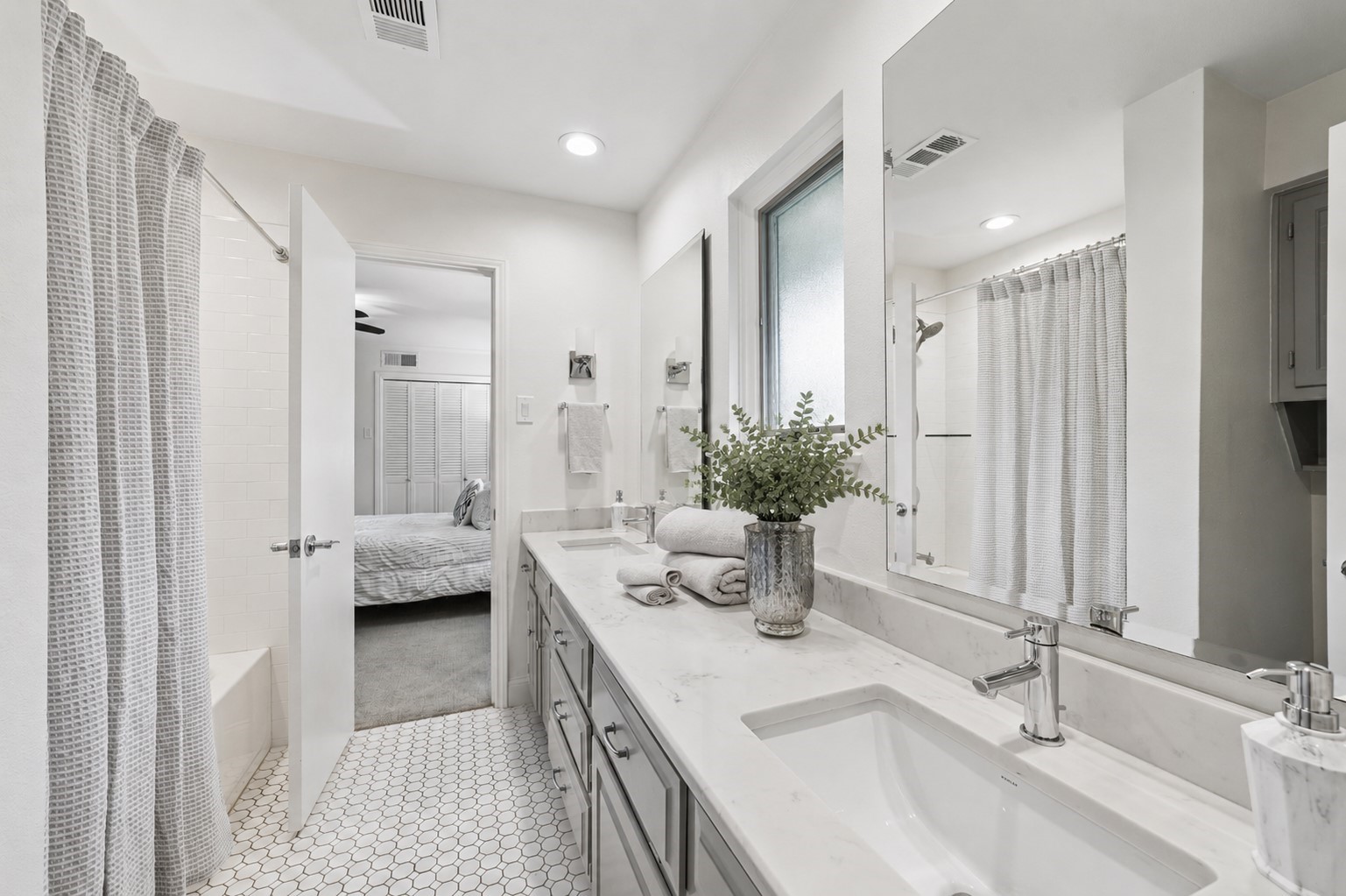 4359 Shady Bend Drive Dallas TX 75244
