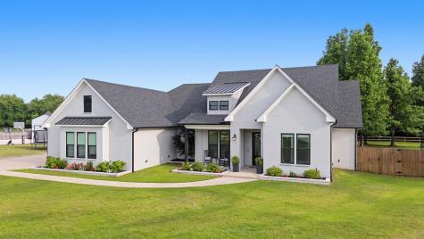 21836 Country Meadows Bullard TX 75757