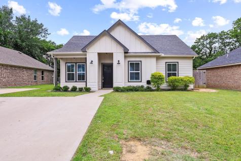 514 W Hull Street Denison TX 75020