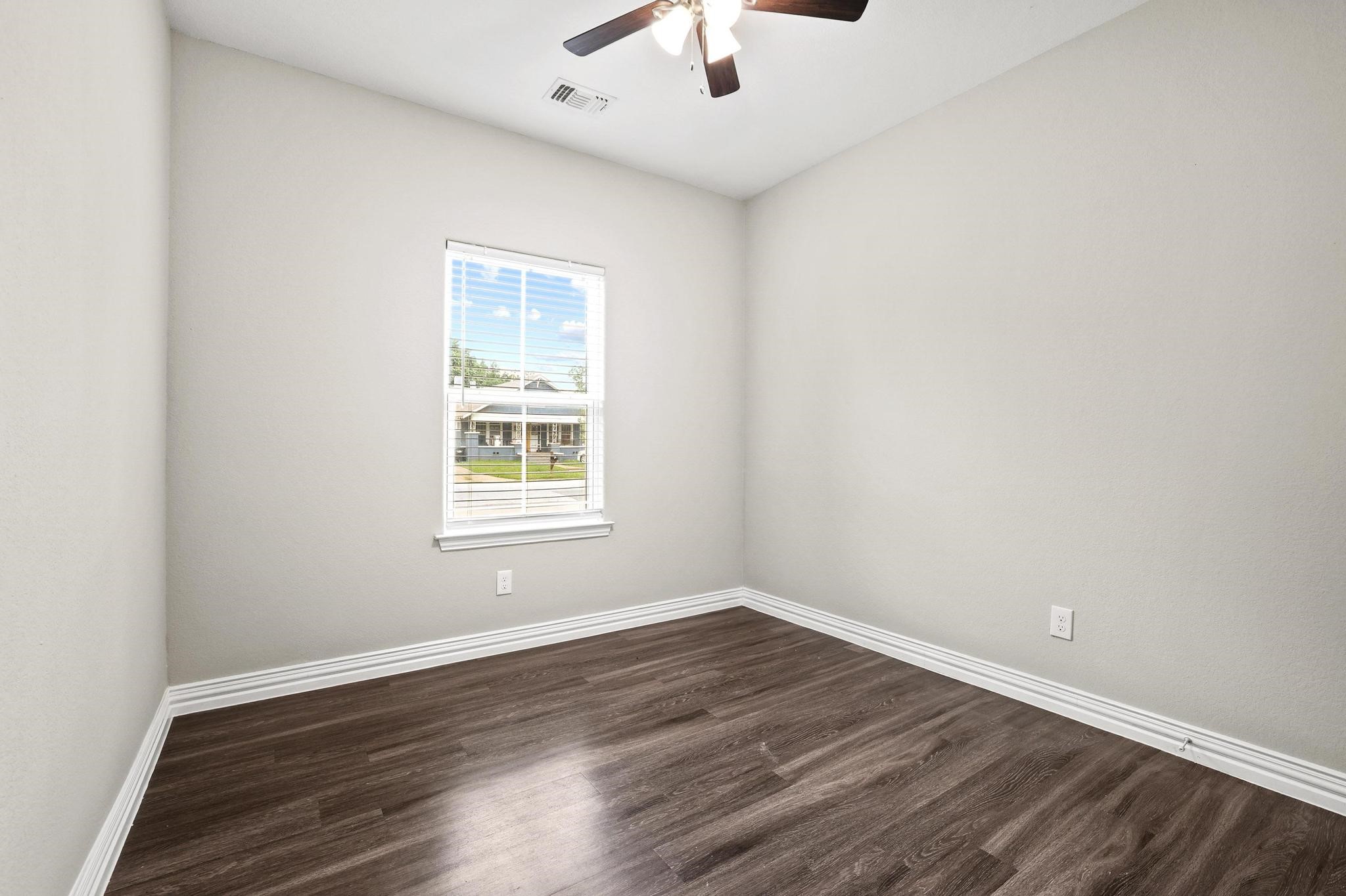 514 W Hull Street Denison TX 75020