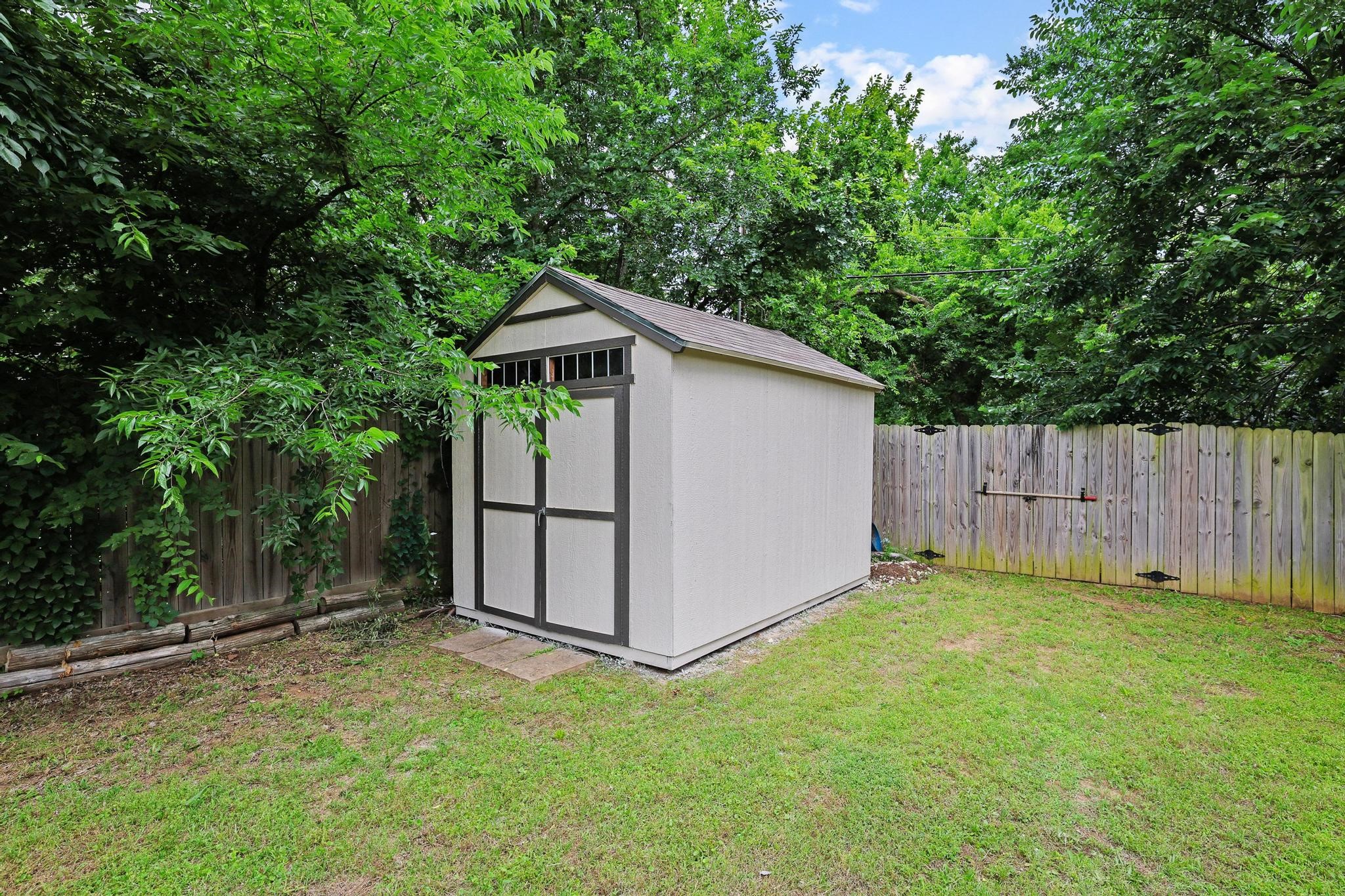 514 W Hull Street Denison TX 75020