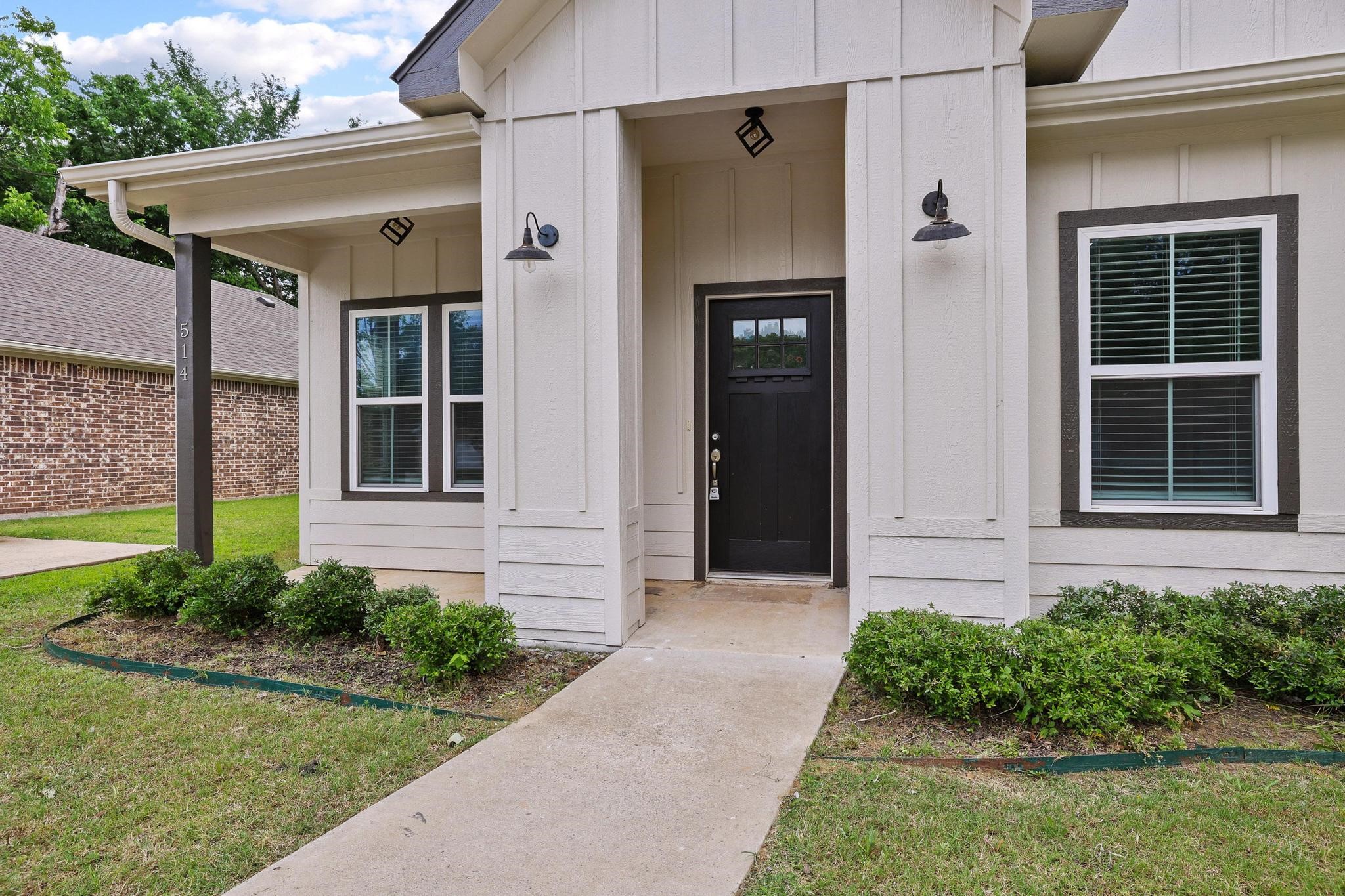 514 W Hull Street Denison TX 75020
