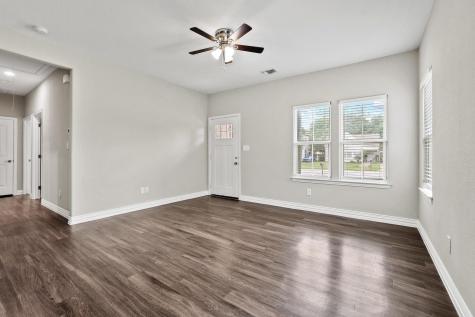 514 W Hull Street Denison TX 75020