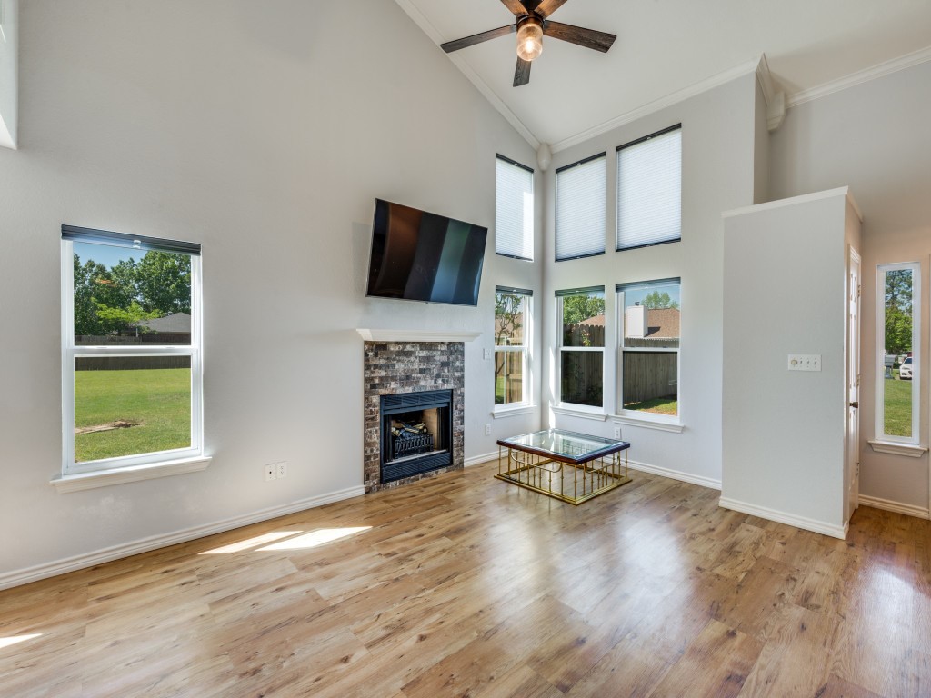 401 N Sierra Trail Pilot Point TX 76258