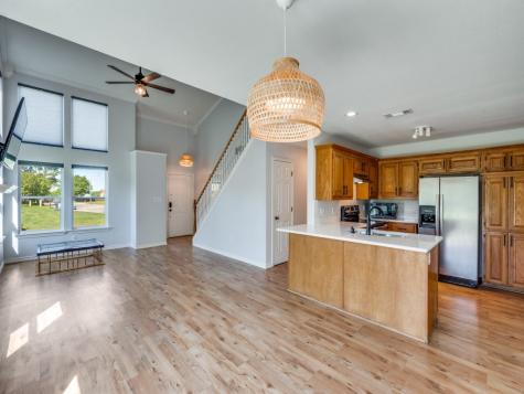 401 N Sierra Trail Pilot Point TX 76258