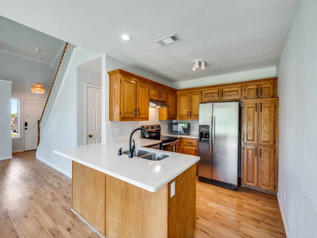 401 N Sierra Trail Pilot Point TX 76258