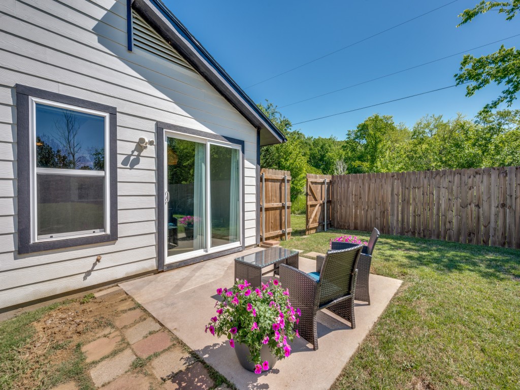 401 N Sierra Trail Pilot Point TX 76258