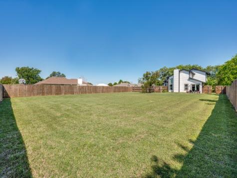 401 N Sierra Trail Pilot Point TX 76258