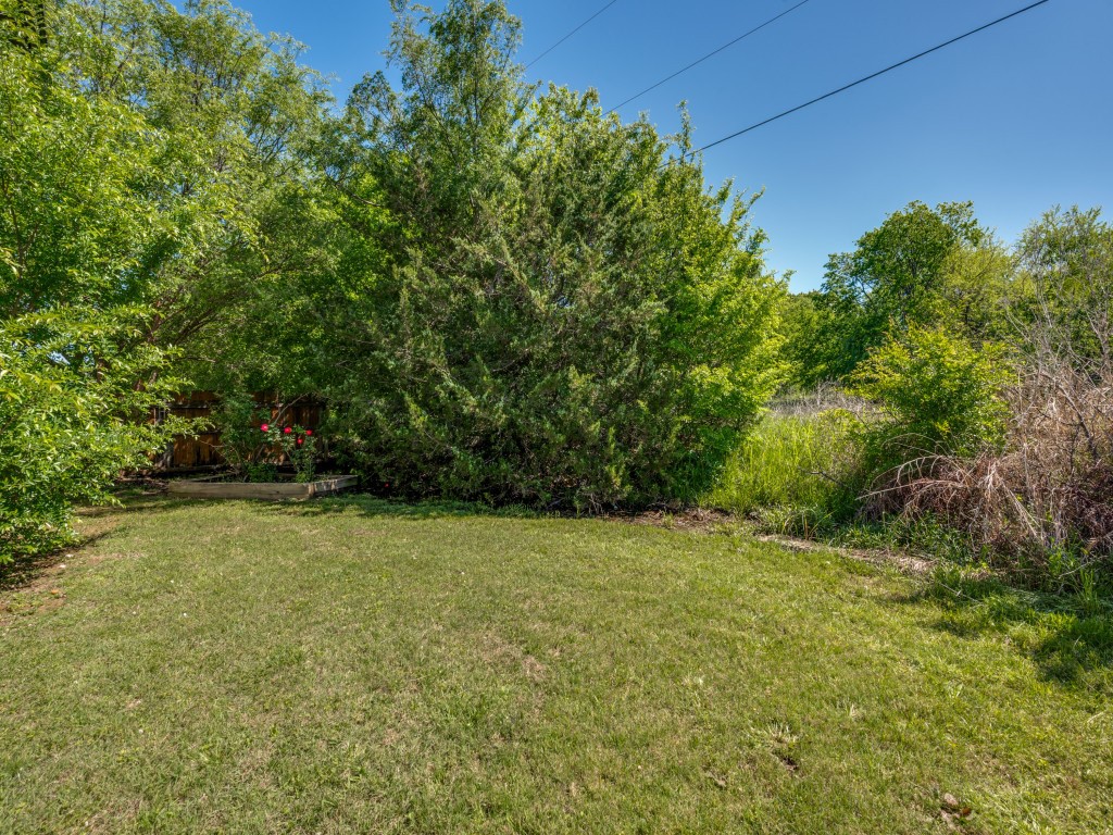 401 N Sierra Trail Pilot Point TX 76258