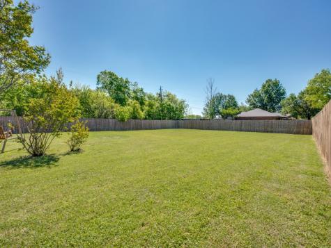 401 N Sierra Trail Pilot Point TX 76258