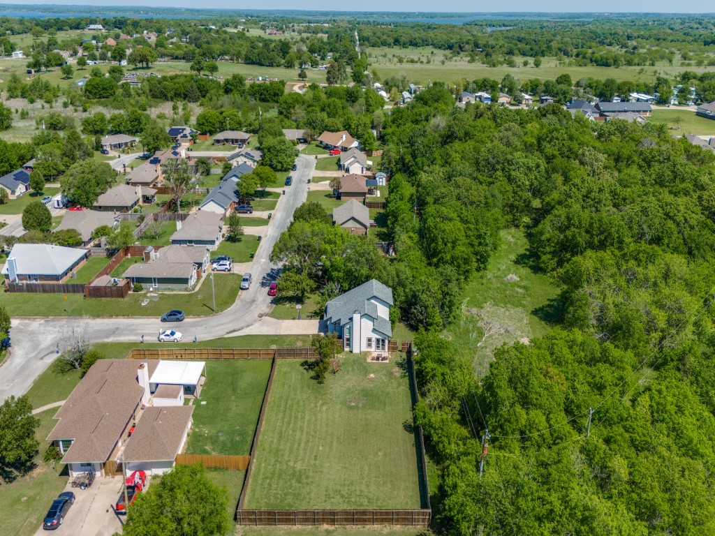 401 N Sierra Trail Pilot Point TX 76258