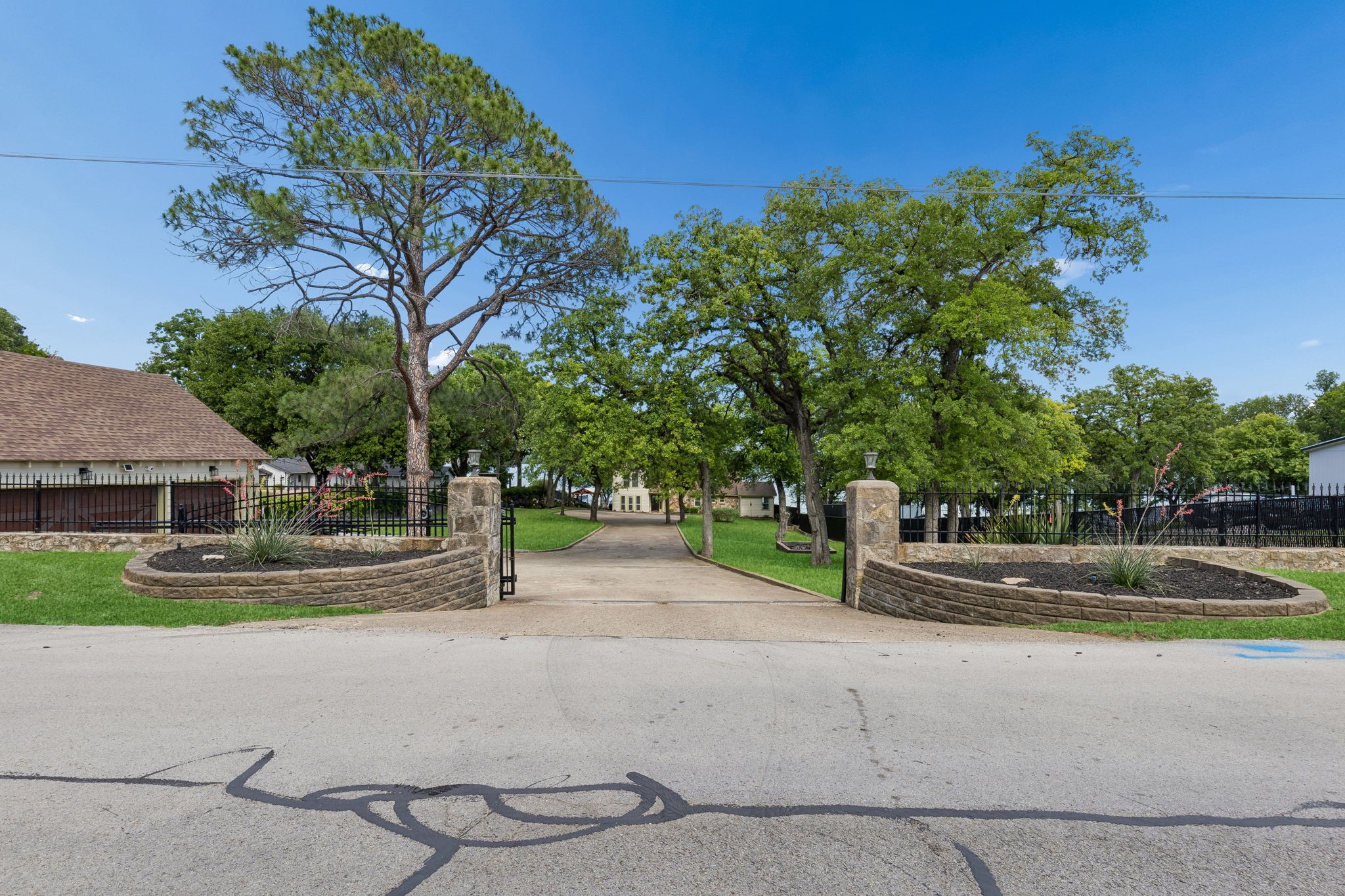 12310 Lake Forest Drive Azle TX 76020