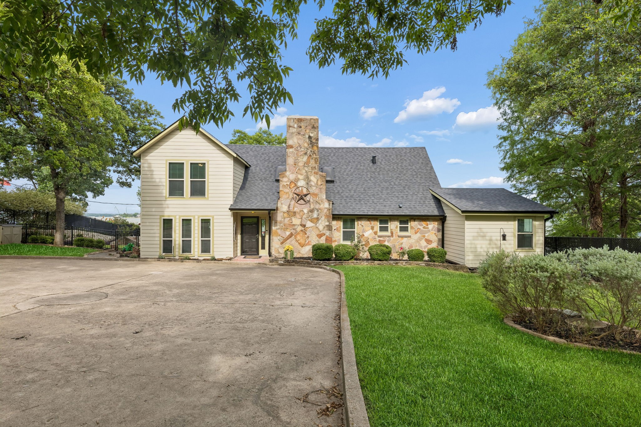 12310 Lake Forest Drive Azle TX 76020